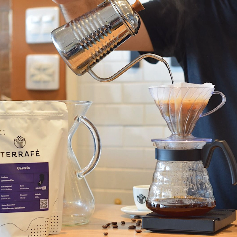 Do “Hario V60” à “Prensa Francesa”: conheça os métodos diferentes para provar cafés especiais no ES