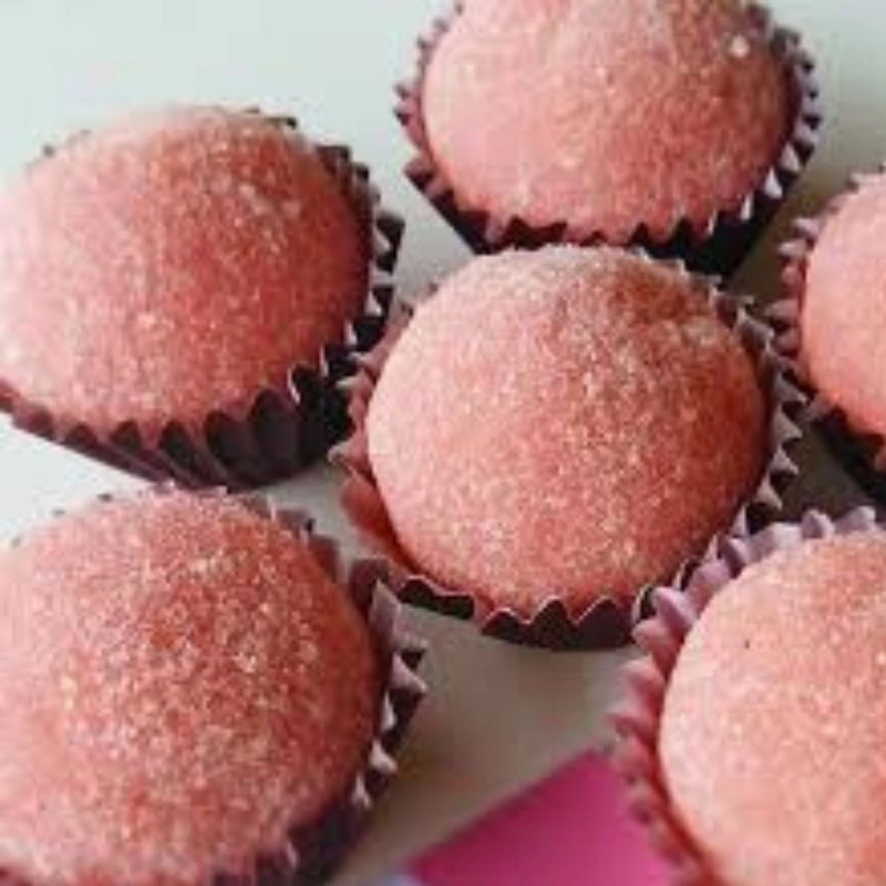 Brigadeiro de morango goumert para entrar no clima do outubro rosa de um jeitinho muito delicioso 