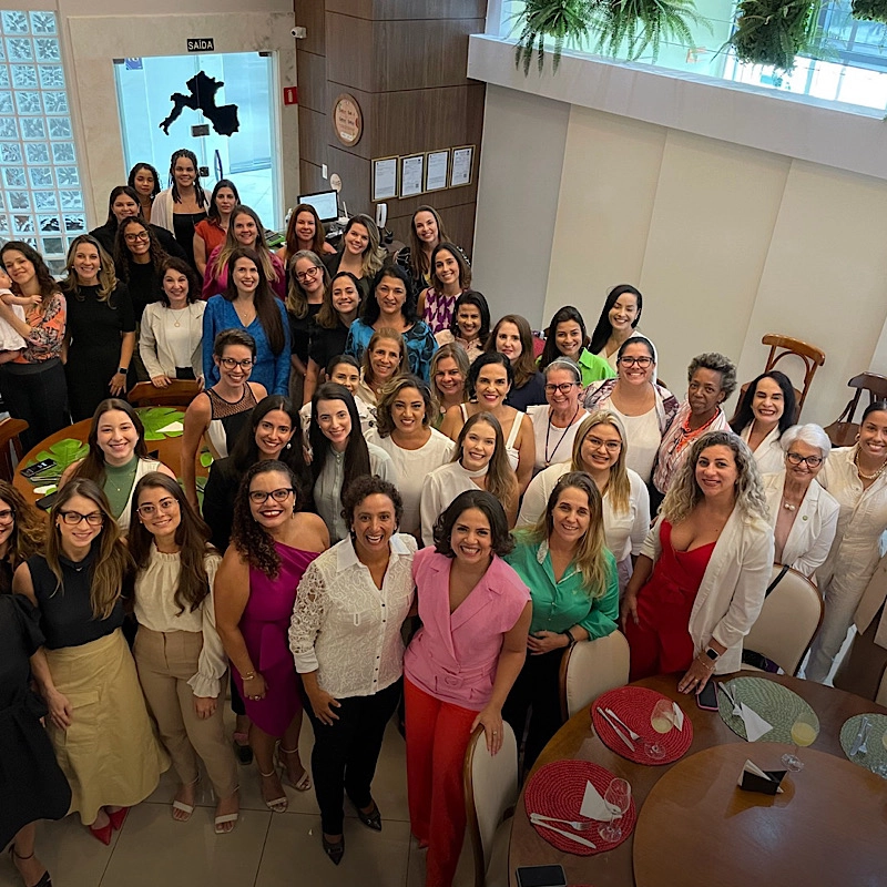 Na Semana da Mulher, diretora estadual da ABA reúne advogadas em almoço de sucesso em Vitória