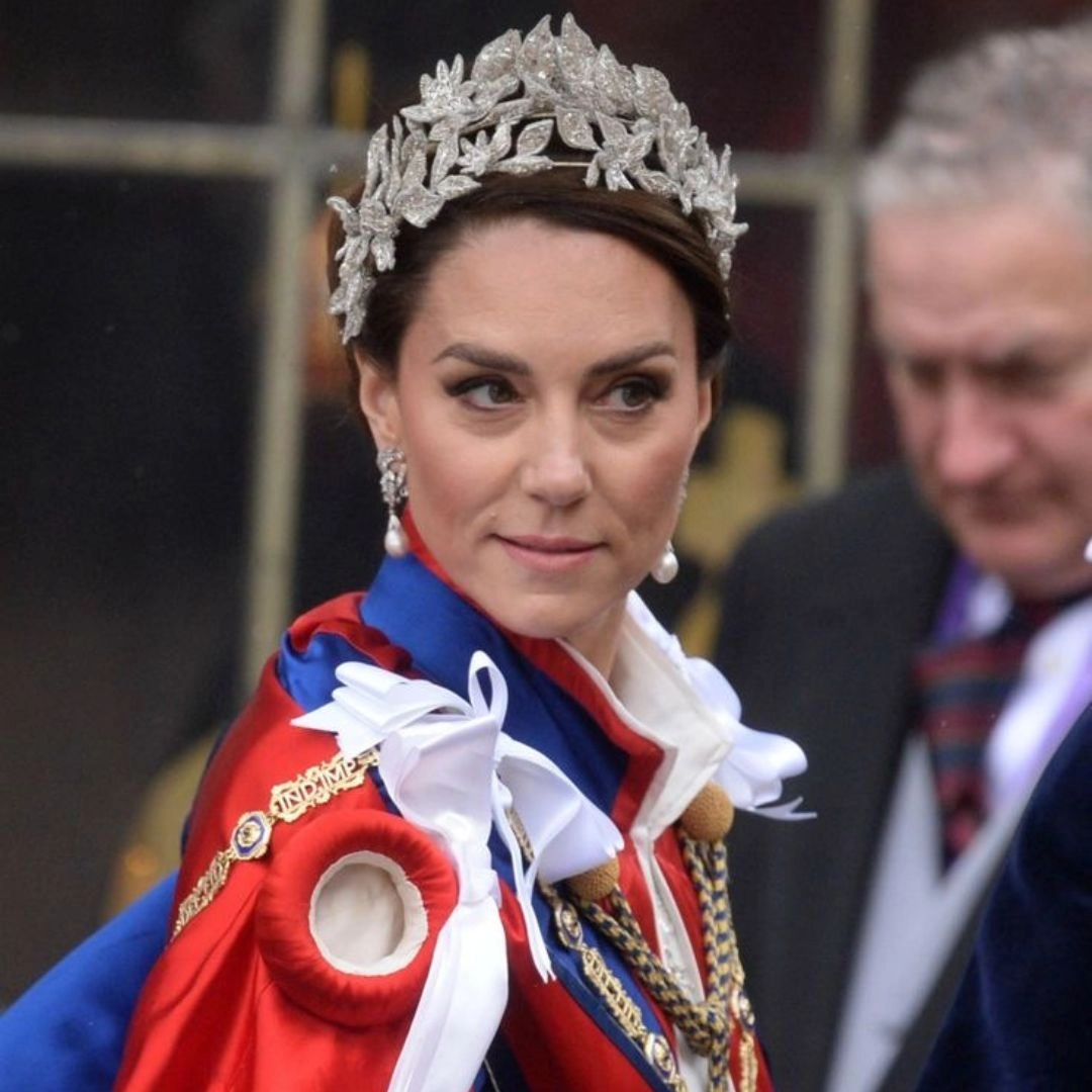 Rei Charles III faz pedido inusitado a Kate Middleton