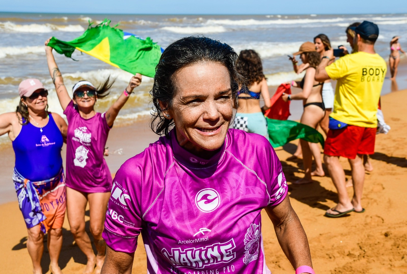 Dani Freitas e Mariana Nogueira, estrelas do bodyboarding mundial nos anos 90, revivem rivalidade no Wahine 2024