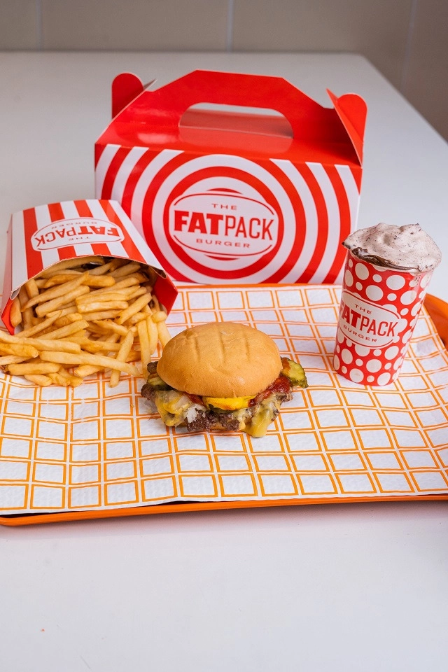 THE FATPACK BURGER: Praia do Canto ganha nova hamburgueria inspirada nos clássicos fast foods dos anos 50