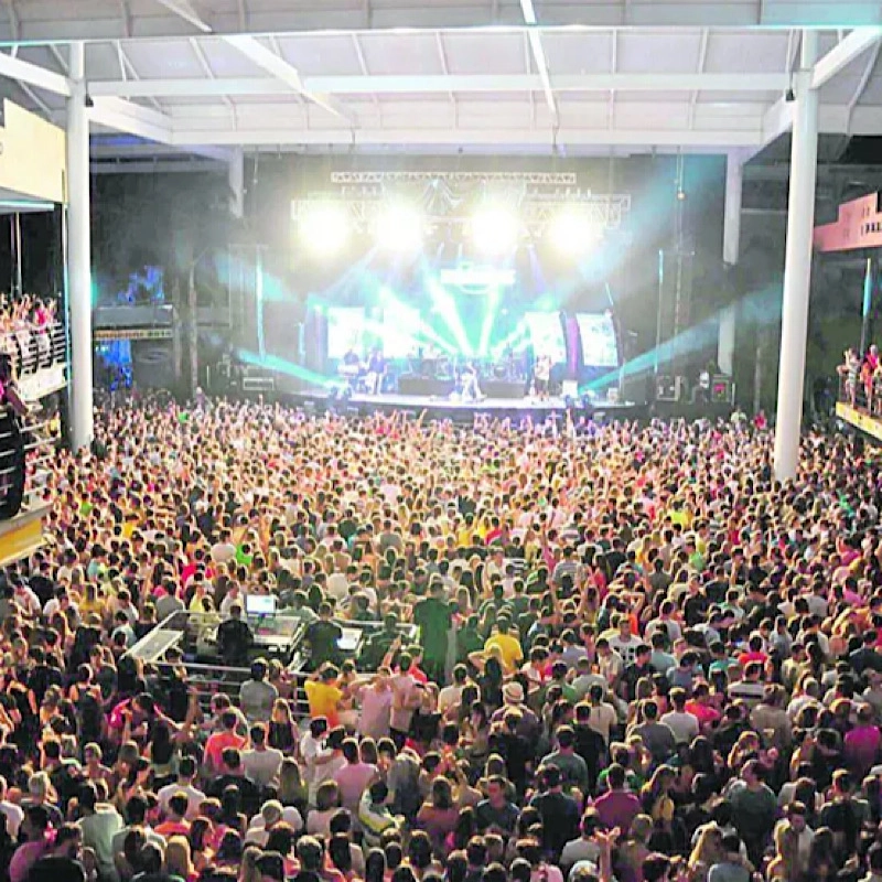 Multiplace Mais reabre com mais de 20 shows e de cara nova 