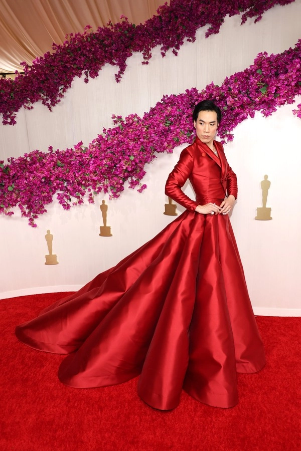 Oscar 2024: confira os looks dos famosos no tapete vermelho