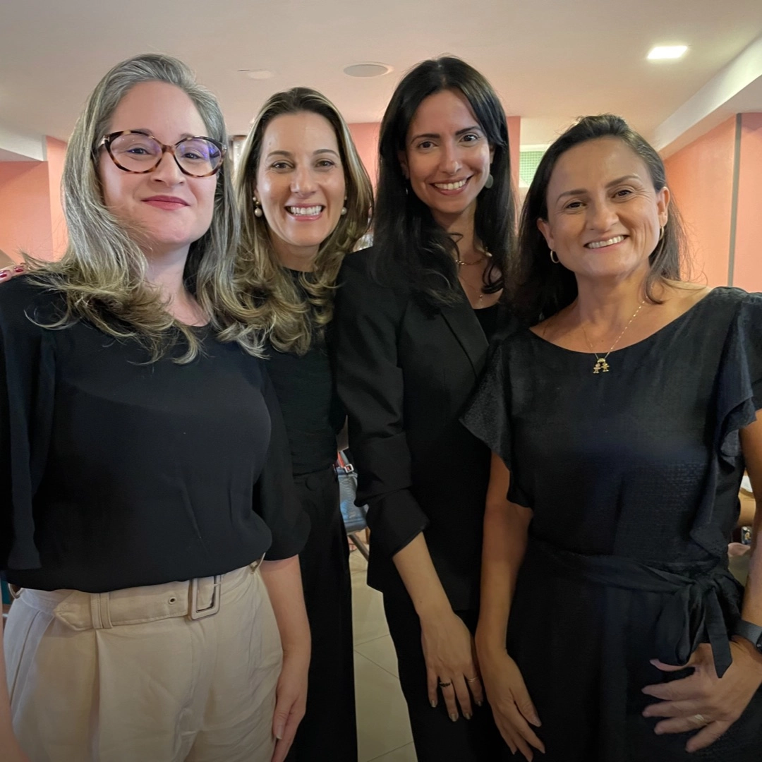 Na Semana da Mulher, diretora estadual da ABA reúne advogadas em almoço de sucesso em Vitória