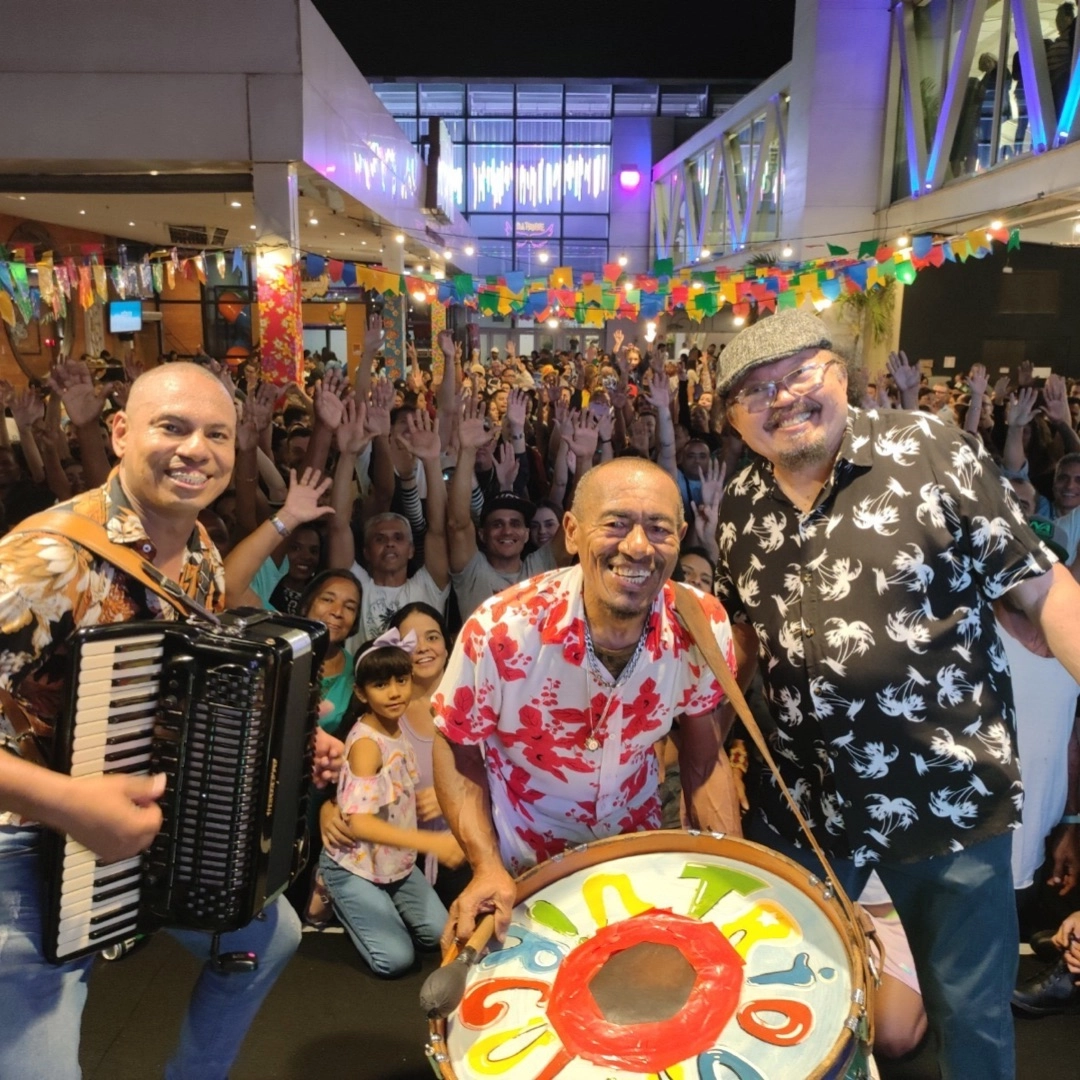 Trio Virgulino e Trio Forrozão em show especial de arraiá no ES