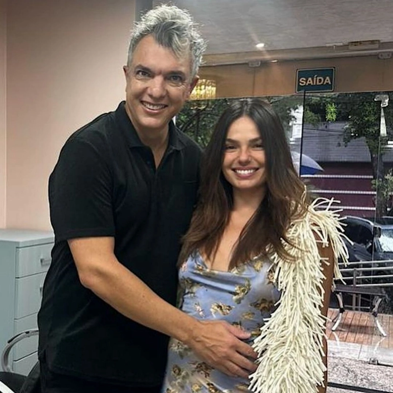 Isis Valverde e Marcus Buaiz são vistos juntos em salão de Vitória 